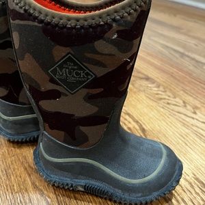 Camo Muck Boots. Child’s size 8. Very good condition